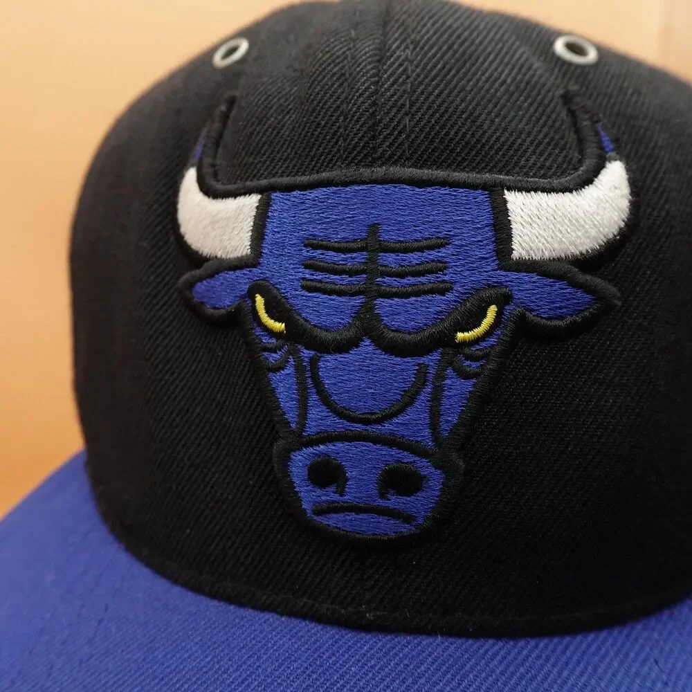 Chicago Bulls Hat Cap Snap Back Black Blue NBA Basketball Mens Mitchell & Ness